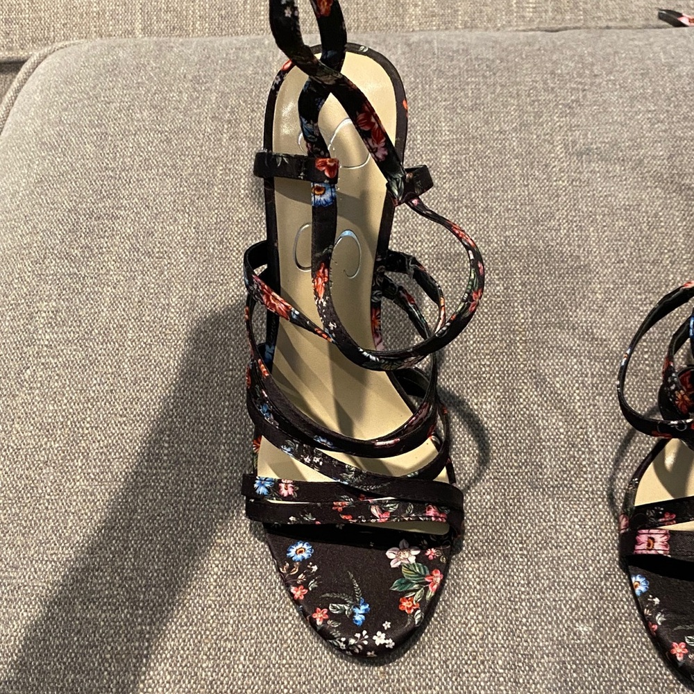 Jessica Simpson Black Floral Sandals